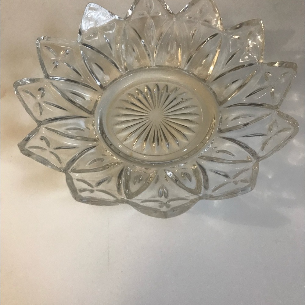 Vintage Federal Glass “Petal” Detail. Starburst /Floral design